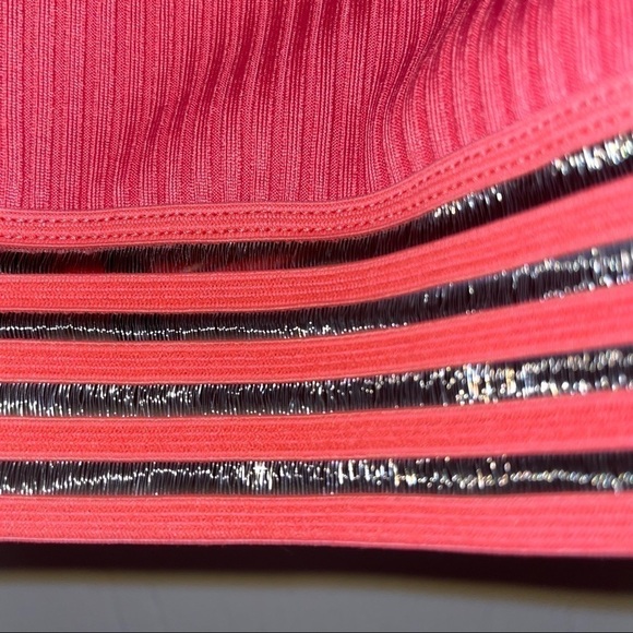 Victoria's Secret PINK Sport Bra Ultimate Lightly Lined Gym to Swim Collection - Picture 2 of 9